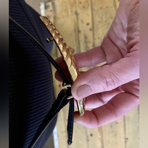 VINTAGE R&R BLACK LEATHER BELT GOLD HARDWARE BUCKLE LEATHER BELT S - Picture 13 of 16